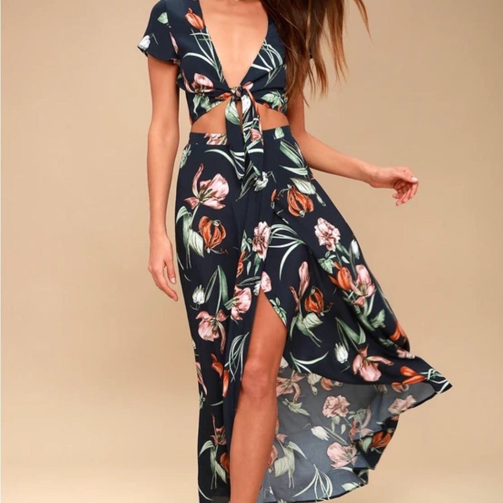 Lulus “Lovely Navy” floral printed maxi set